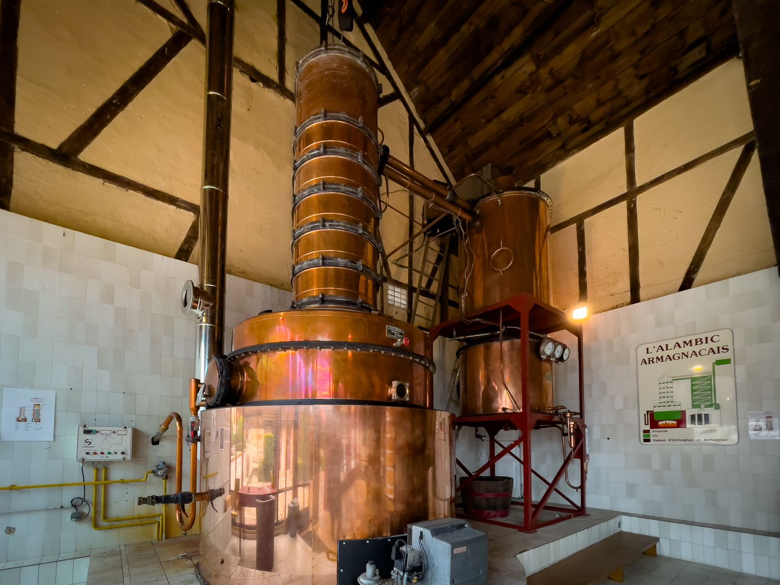 illustration Distilling
